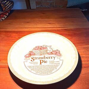 Jeannette Royal China Strawberry Pie Ceramic Pie Dish 10in Round 1qt Oven Safe